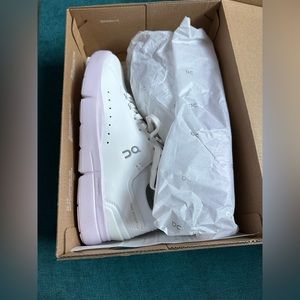 Never worn brand new sneakers